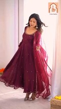 Stunning Women's Ethnic Wear Gown Set with Dupatta and Pant - €36,42 EUR Stunning Women's Ethnic Wear Gown Set with Dupatta and Pant - €36,42 EUR