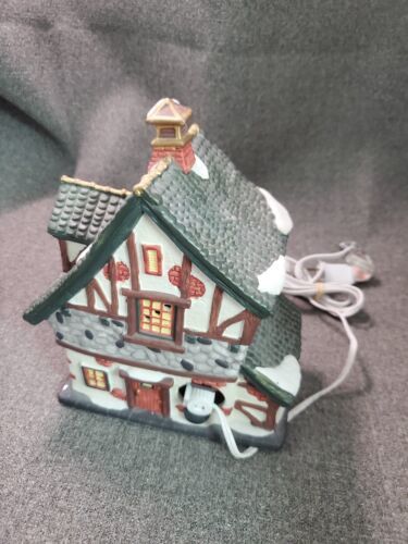 O’Well - Heartland Valley Village – Santa’s Gift Shop - 9810185 - Retired IOB - £17.18 GBP