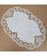 Vintage Embroidery Table Runner Dresser Doily Oval Beige 16x11 Inch - €12,12 EUR Vintage Embroidery Table Runner Dresser Doily Oval Beige 16x11 Inch - €12,12 EUR