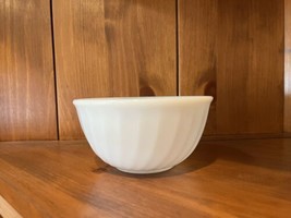 Vintage Anchor Hocking Fire King Ware 6” White Swirl Mixing Bowl - £18.34 GBP