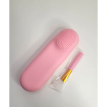 NWOT Silicone Makeup Brush Bag Magnetic Closure with 1 Makeup Brush Included - £6.24 GBP