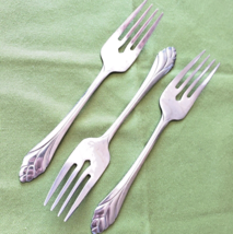 Cambridge Stainless 3 Salad Forks Chantal Pattern 6 1/2&quot; Glossy - £6.99 GBP