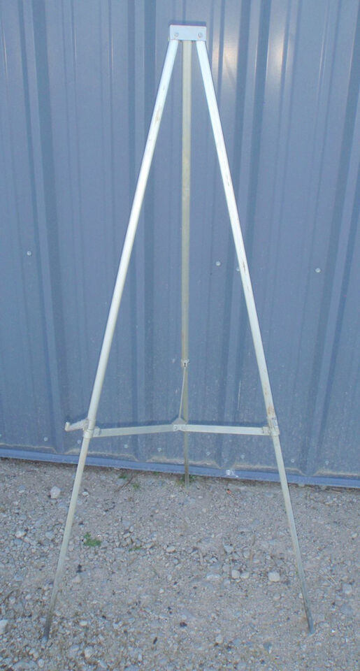 Weber Costello Aluminum Easel - $12.00