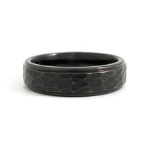 Men&#39;s Black Step-Edge Hammered Wedding Band Ring Tungsten, Size 10, 6 mm - £395.68 GBP
