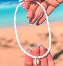 White Shell Choker - $167.57 MXN