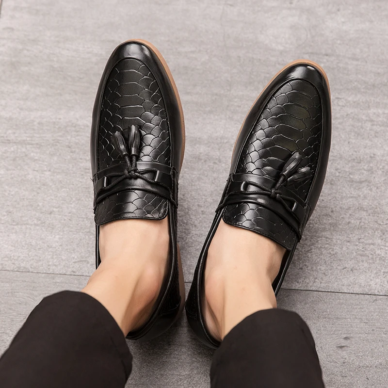 Mens Dress Shoes PU Leather Fashion Men Business Dress Loafers Pointy Bl... - £36.34 GBP