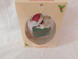 Snoopy Collectible Ornament Peanuts Snoopy on Box Car Union Wadding Co - £10.38 GBP
