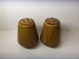 BROWN &amp; BLACK SPECLED FINISH SALT &amp; PEPPER SHAKERS VINTAGE UNUSED - £13.19 GBP