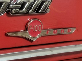 1956 Ford F-100 Fender emblem/tool box magnet (F11) - £15.73 GBP