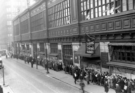 Line at Philadelphia&#39;s Reading Terminal Market - Art Print - £17.27 GBP+