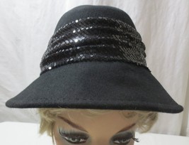 Vtg Kate Landry Wide 3&quot; Brim 80&#39;s Wool Felt Black Hat Sequin Band - £19.61 GBP