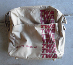 Vintage Vinyl TWA Airlines Travel or Hand Bag 13&quot; Wide - $405.97 MXN