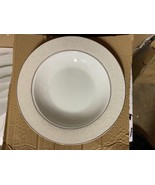 Mikasa Parchment Salad Bowl L3438 - $188.17 MXN