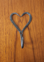 NEW! 6&quot; METAL HEART SHAPED WALL HOOK GRAY RUSTIC - $8.86