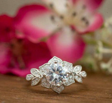 Blumen-Verlobungsring, 2,25 Karat, runder künstlicher Diamant, 14 Karat... - £196.93 GBP