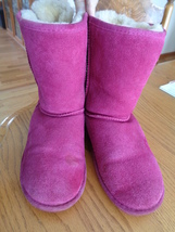 BEARPAW  Womens Winter Boots Elizabeth Pom Berry Pink Lace Up M-1420W  S... - £59.72 GBP