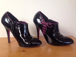 Betsey Johnson Black Patent Leather Pink Bows Spike High Heels Booties 7... - £69.14 GBP