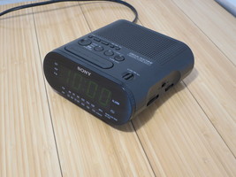 Sony Dream Machine Am/FM Radio Digital Bedside Night Alarm Clock Model ICF-C218 - £21.89 GBP
