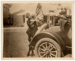 CLAIRE ANDERSON (1915) Triangle-Keystone Mack Sennett Bathing Beauty Auto &amp; Flag - £67.78 GBP