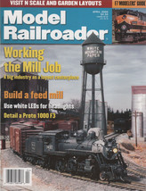 Model Railroader Magazine April 2000  N Scale and Garden Layouts - $1.50