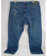 Wrangler Men&#39;s Relaxed Fit Medium Wash Bootcut Jeans Size 42x32 - $27.05 CAD