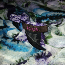 MARK LADIES GORGEOUS LARGE LIGHTWEIGHT 100% VISCOSE RECTANGULAR SCARF-NWOT - $9.99