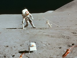 Astronaut Dave Scott EVA on the Moon during Apollo 15 Photo Print - £7.06 GBP+