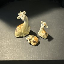 Wade Vintage Giraffe Family Miniature Figurines Minikins - £13.53 GBP