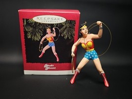 Hallmark Wonder Woman The Golden Lariat of Truth 1996 Hanging Christmas ... - $13.85 CAD