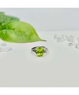 Stonelry Olivine Ring - Oval-Cut Solitaire Ring - £141.79 GBP