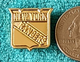 NEW YORK RANGERS - LOGO - &quot;GOLD&quot; LAPEL PIN - NHL HOCKEY - NEW &amp; COOL!!! - $111.95 MXN