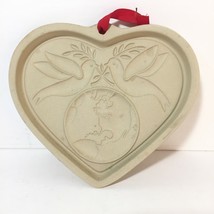 Pampered Chef &#39;Peace on Earth&#39; Heart Stoneware Cookie Mold #2926 Chocolate Food - £11.85 GBP