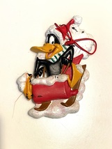 2000 Vintage Daffy Duck Warner Brothers Riding In Sleigh Ornament - £10.19 GBP