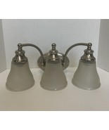 Satin Nickel 3 Light Vanity Light Fixture With Frosted Glass Globes - $552.22 MXN