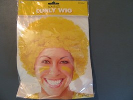 Curly Wig Yellow Adult Size - £5.09 GBP
