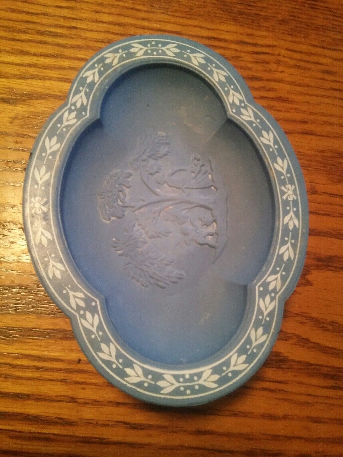 000 Vintgae Avon Wedgewood Blue Pedestal Dish Soap Bathroom. - $7.88