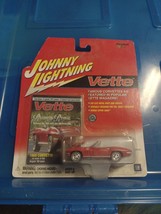 Johnny Lightning Vette Red 1966 Corvette 1:64 012122DMT CHEVROLET TOY 2001 - £8.30 GBP