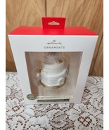 Hallmark Porcelain Wedding Cake Boxed Ornament 2022 New In Box - €16,35 EUR Hallmark Porcelain Wedding Cake Boxed Ornament 2022 New In Box - €16,35 EUR