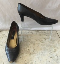 Stuart Weitzman Black Textured Shoe Pump Size 7.5 2 1/2&quot; heel Classic - £55.91 GBP