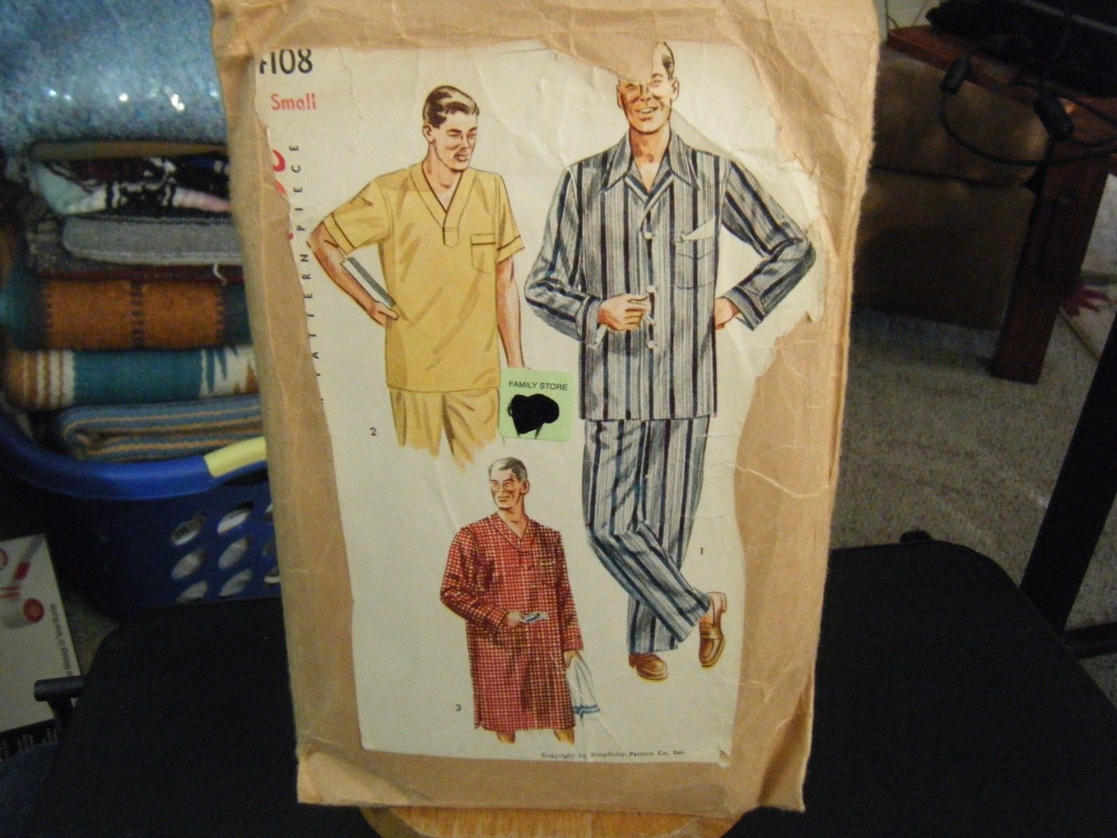 Simplicity 4108 Men's Pajamas & Nightshirt Pattern - Size S (34-36) - $7.77