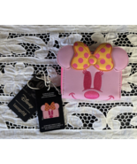 NWT Loungefly Disney Zip Around Wallet - Glow In The Dark Minnie Mouse - $38.35 CAD