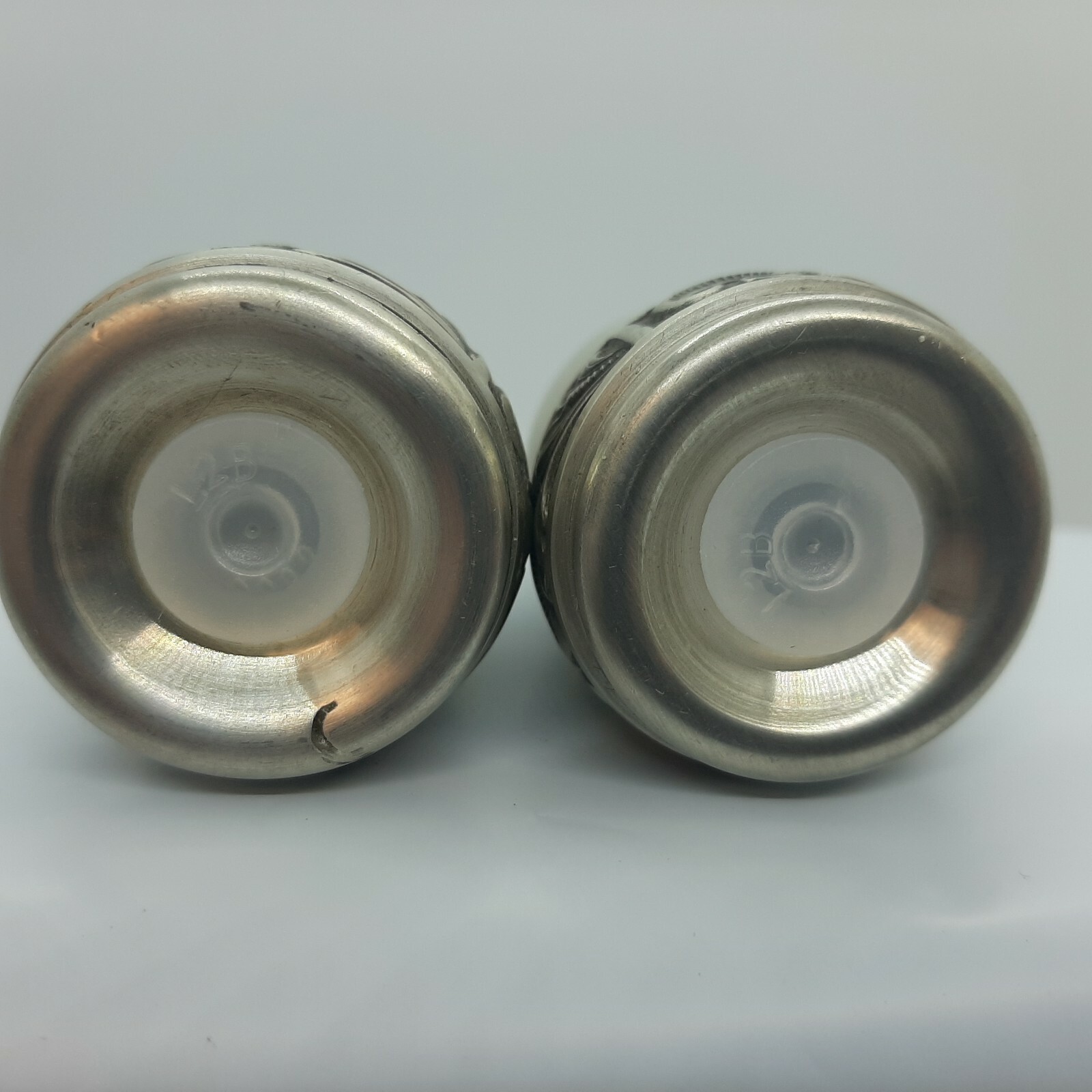 Salt and Pepper set ~ Non-Magnetic Metal Aluminun Color with Paisley design Item image 4