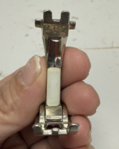Genuine Bernina Old Style Presser Foot Manual Buttonholer #452 - $401.35 MXN