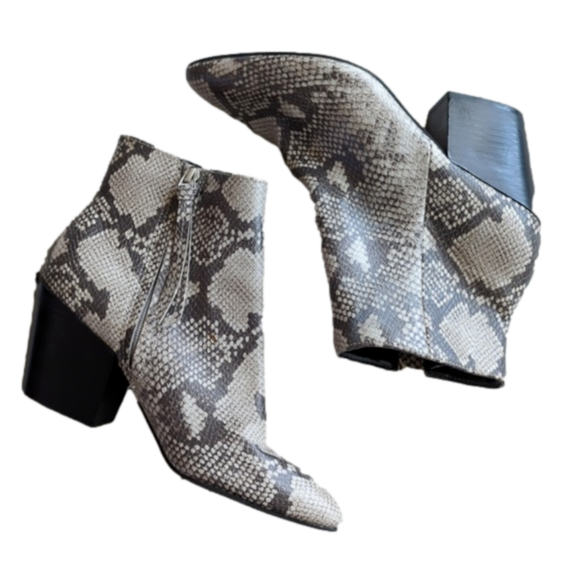 Primary image for Dolce Vita Coltyn Heeled Pointed Toe Booties Shoes Snake Print L Size 8 Zippered