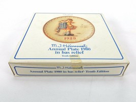 &quot;School Girl&quot; Hummel Annual Collector Plate ~ 1980 In Bas Relief Tenth Edition - £15.59 GBP