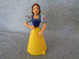 Disney Snow White Plastic Figure 3 1/2&quot;  - £1.16 GBP