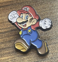 Nintendo Super Mario Bros Mario Jumping 1 1/2 Inch Metal Enamel Push Pin - £9.82 GBP