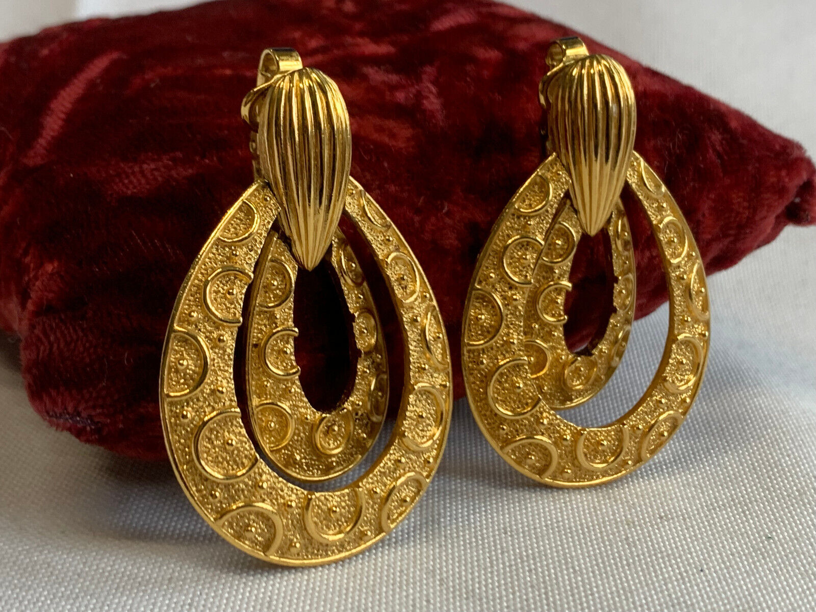 Trifari Clip-On Dangle Earrings Fashion Jewelry Gold Circle Dot Design - $29.65