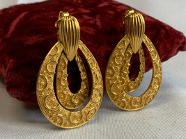 Trifari Clip-On Dangle Earrings Fashion Jewelry Gold Circle Dot Design - £23.70 GBP