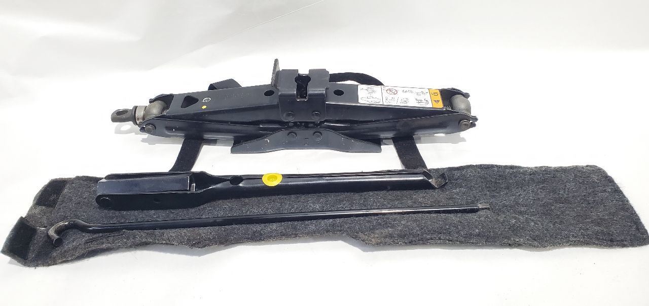 2008 Ford Explorer OEM 6L2417006AB Spare Wheel Tire Lug - $68.06